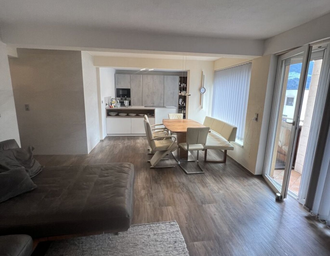 VOMP - Moderne, hochwertige 3,5 Zi.-Wohnung mit Balkon zum Verkauf