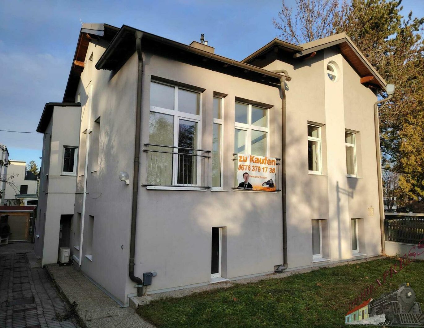 Tolles Mehrfamilienhaus bietet vielfache Nutzungsmöglichkeit auf 3 Etagen - zentrale Lage!