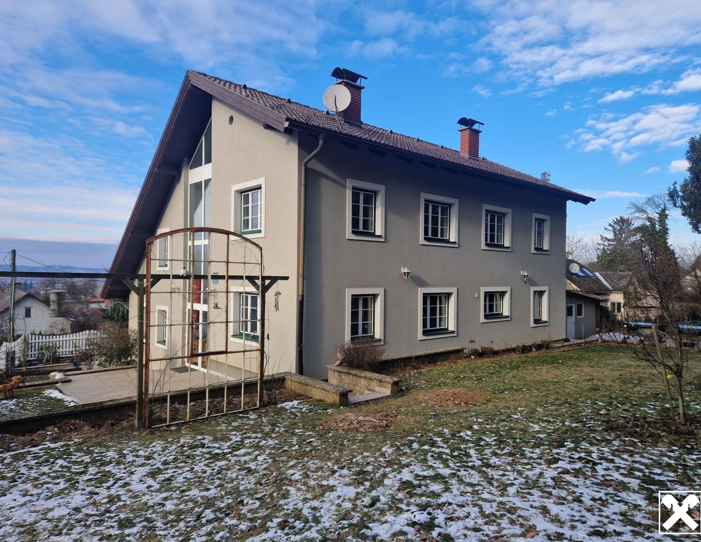 RARITÄT: HISTORISCHES WOHNJUWEL IN ATEMBERAUBENDER RUHELAGE MIT SCHÖNER AUSSICHT DIREKT AM WALDRAND IM NAHBEREICH VON WIEN UND KORNEUBURG