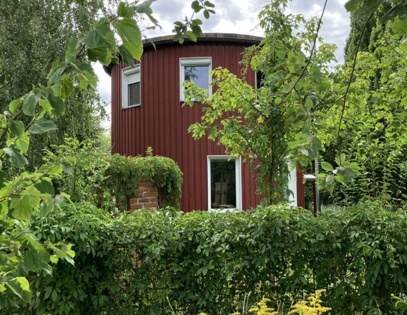 Wohnen wie in Schweden mit großem hellen Atelier!