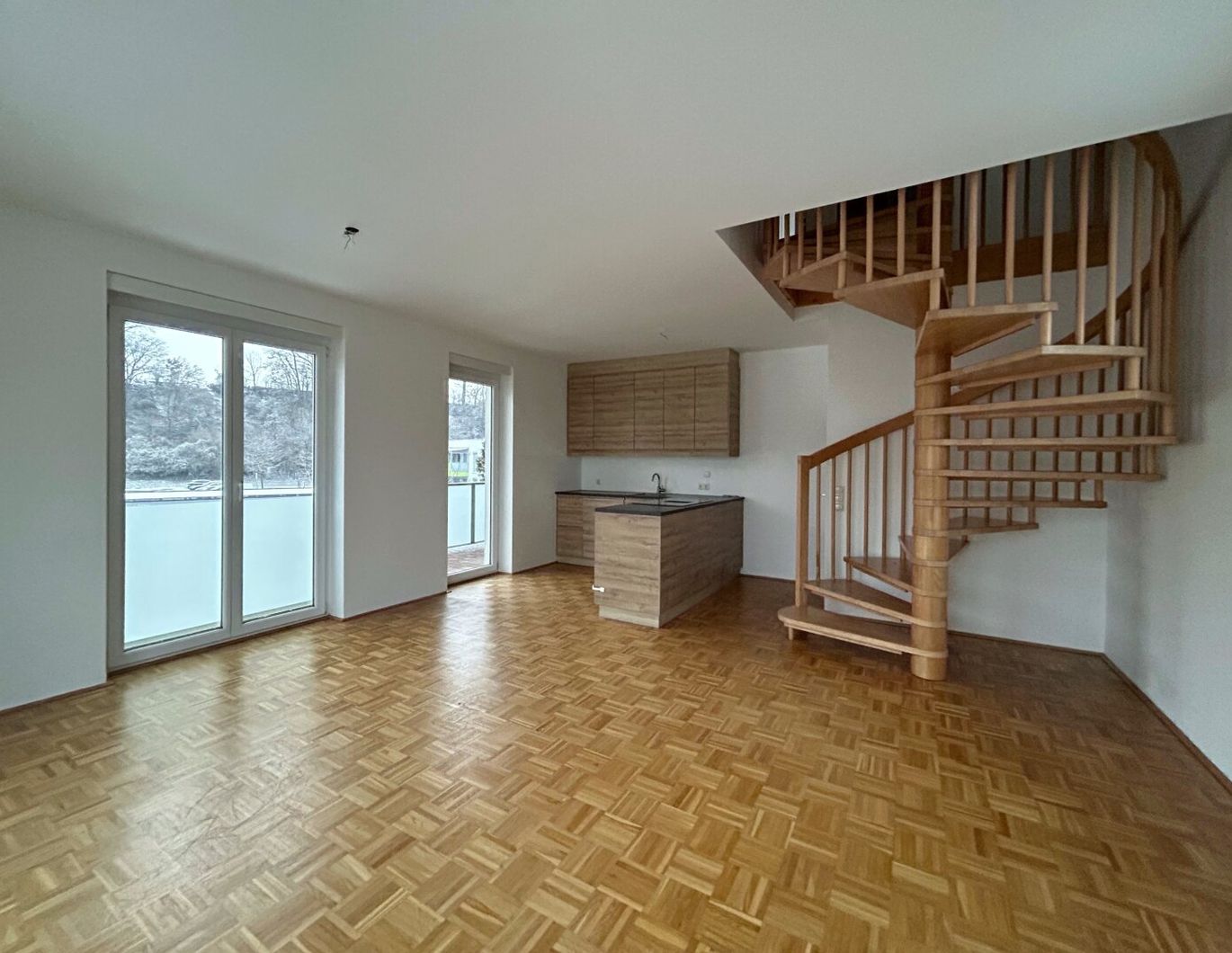 WOHNEN ÜBER 2 ETAGEN IN ENNS - 2 BALKONE UND 2 BÄDER UND GANZ VIEL WOHLFÜHLFAKTOR