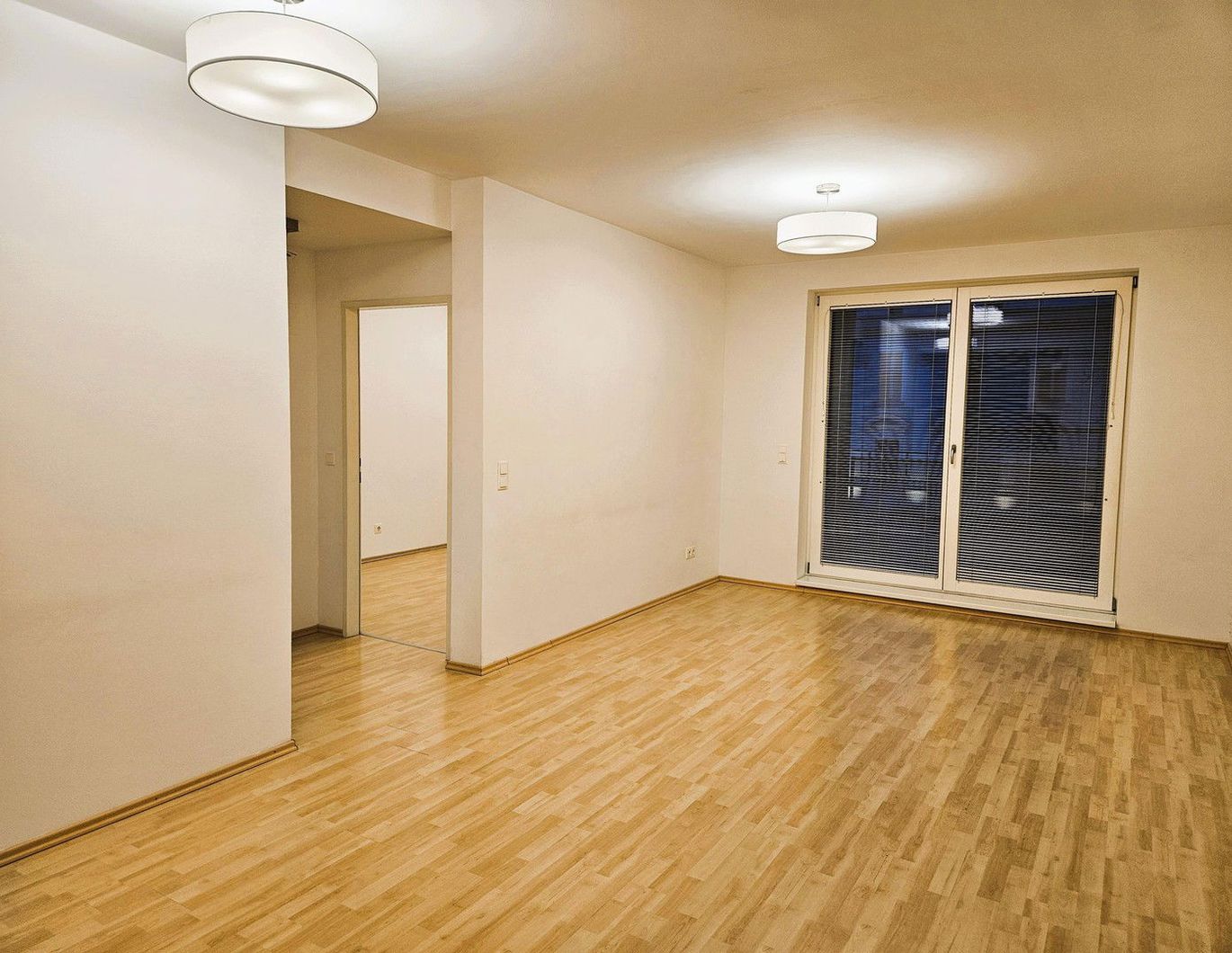 Ruhige, verkehrsgünstige 2-Zimmer-Wohnung mit Balkon & Innenhoflage im modernen Passivhaus