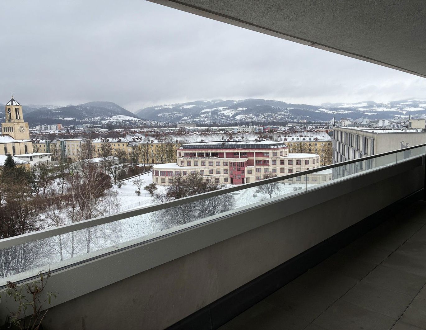 PROVISIONSFREI - BRUCKNER TOWER Exklusive 2-Zimmer-Eckwohnung