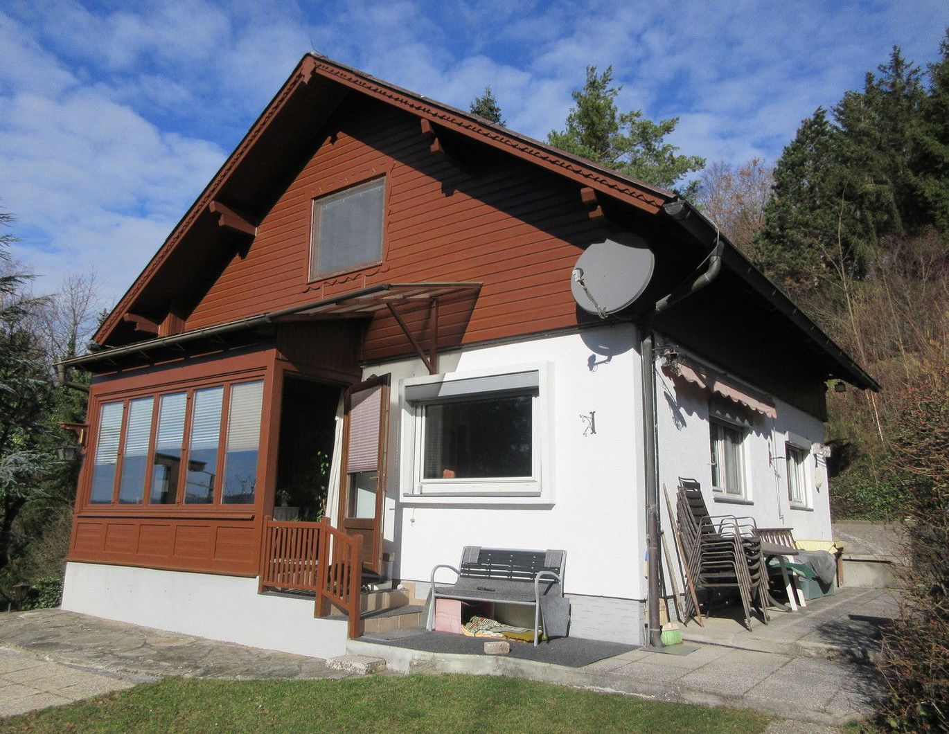 Bezugsfertiges Einfamilienhaus in herrlicher, hochwassersicherer Ruhelage mit wunderbarer Aussicht