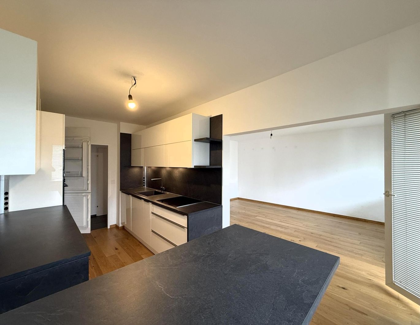 Moderne 2-Zimmer-Eigentumswohnung mit Loggia in absoluter Ruhelage // Modern 2-room condominium with loggia in an absolutely quiet location //