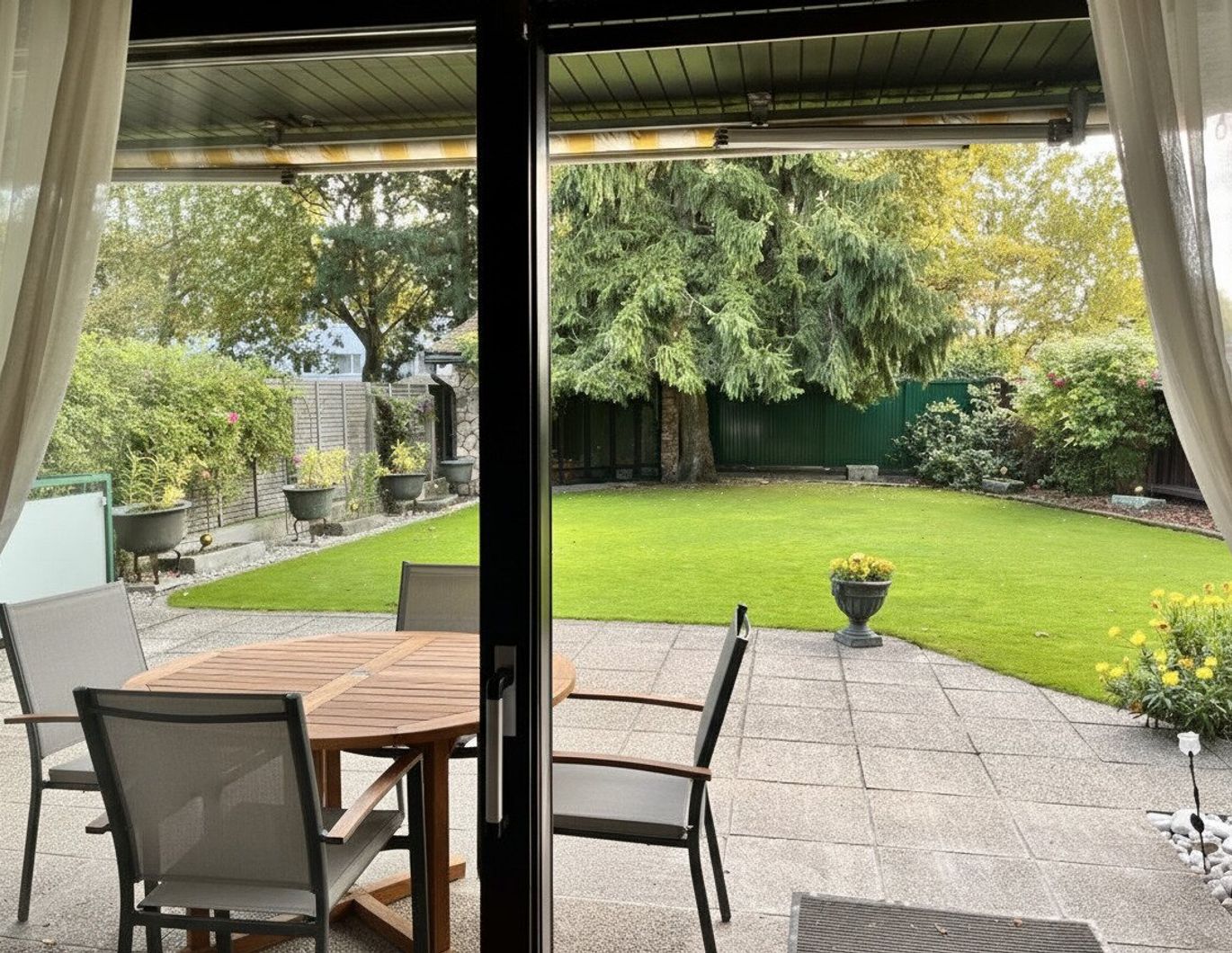 Charmantes Eckreihenhaus am Froschberg - mit Traumgarten, Doppelgarage & Salettl (im Alleineigentum!)