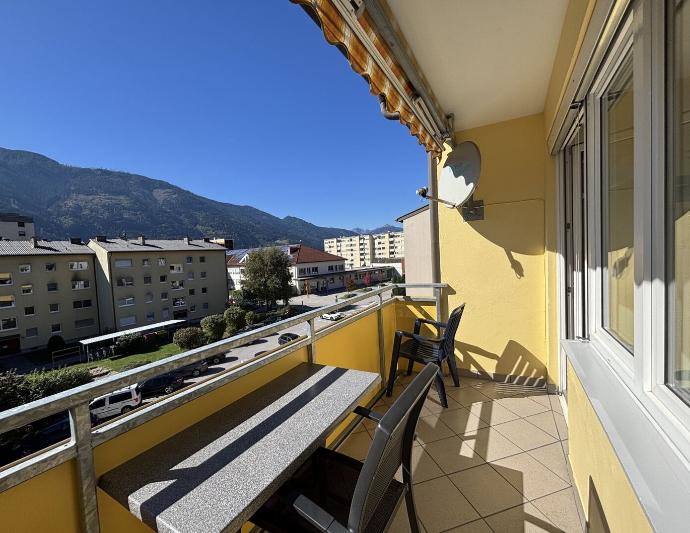 Sonnige 3-Zimmer-Eigentumswohnung mit Loggia in zentraler Lage