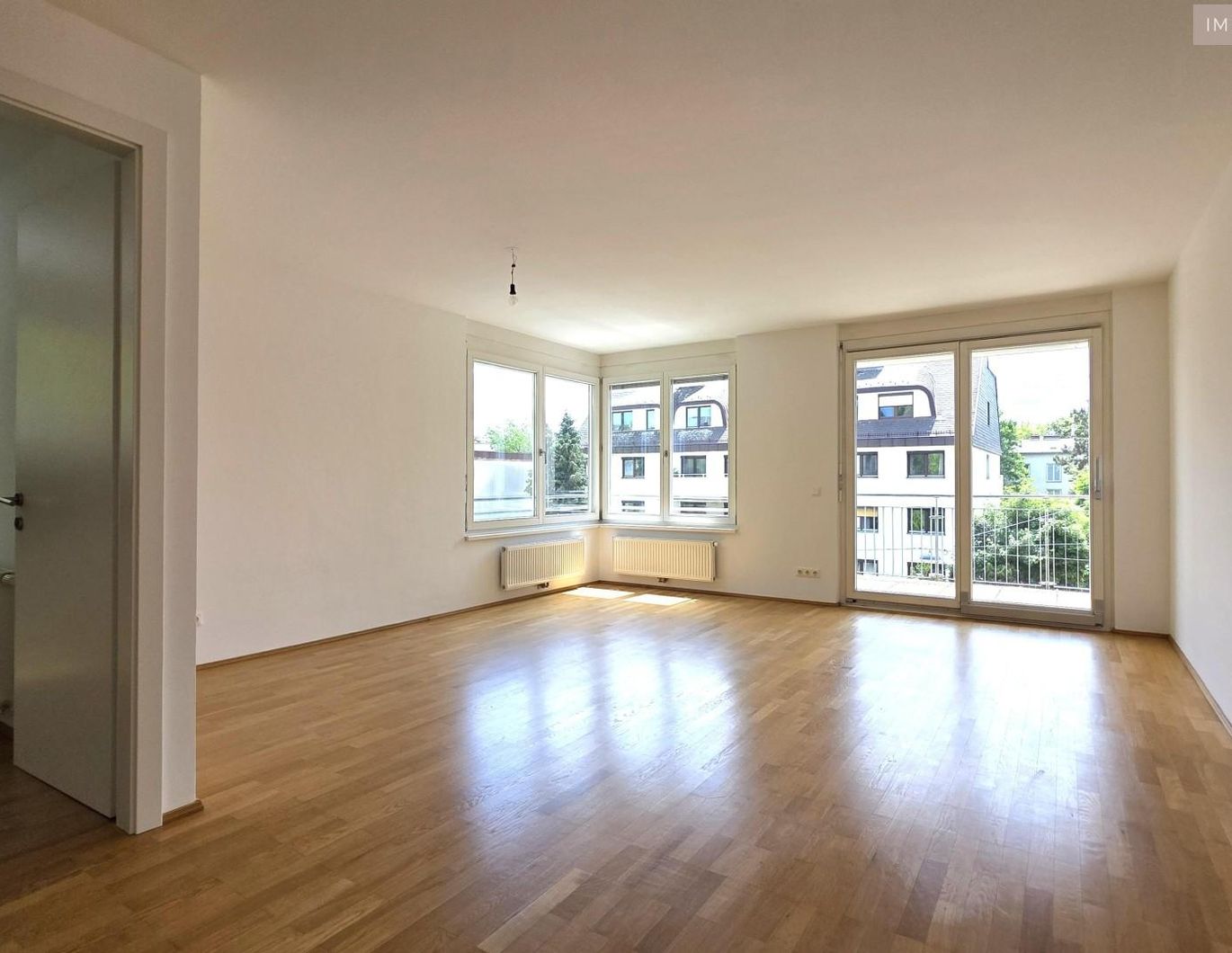 Sehr schöne 4-Zimmer-Wohnung mit 13m² Außenfläche!!! Sofort verfügbar!