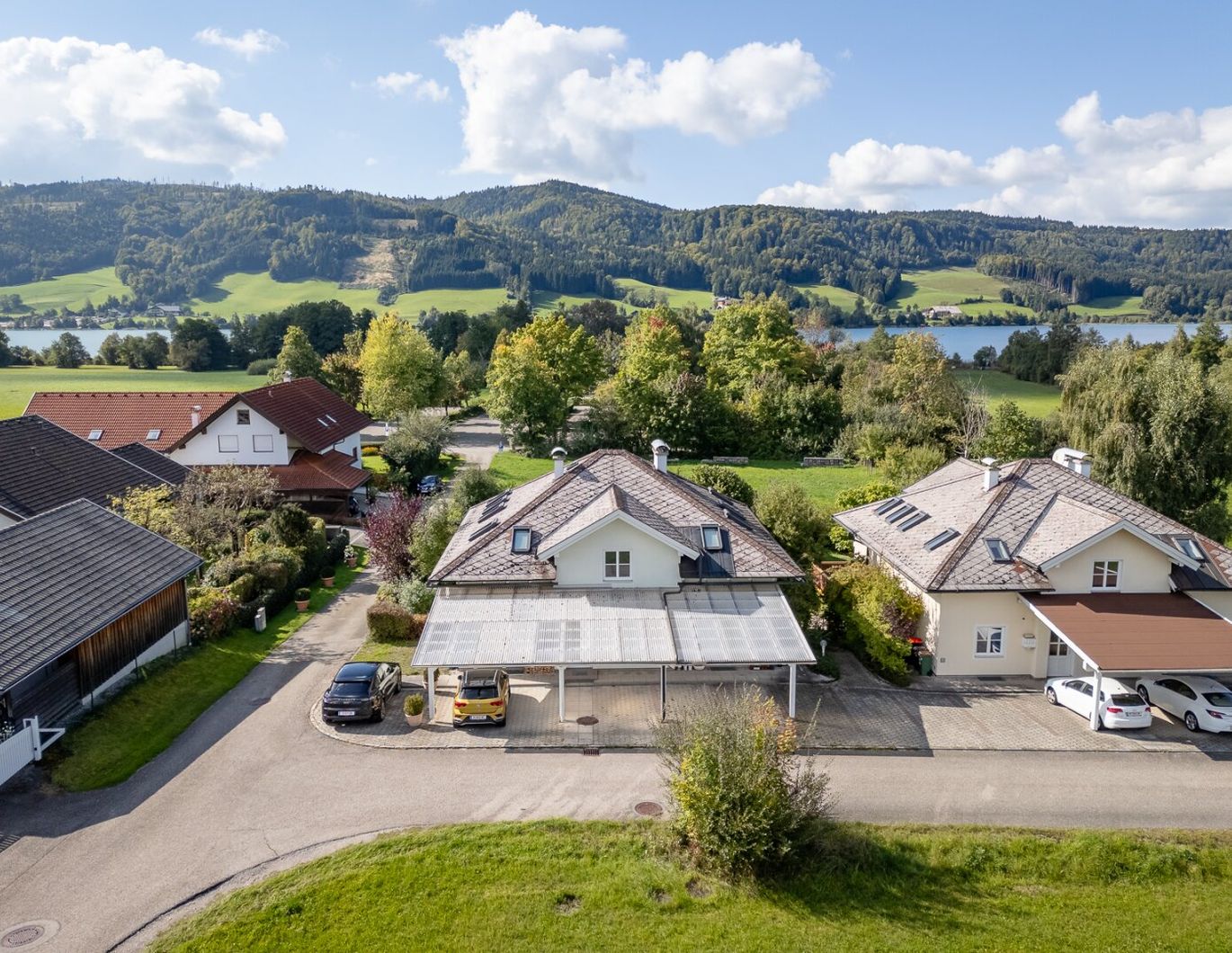 Leben, wo andere Urlaub machen - Maisonette mit Seeblickidylle am Irrsee