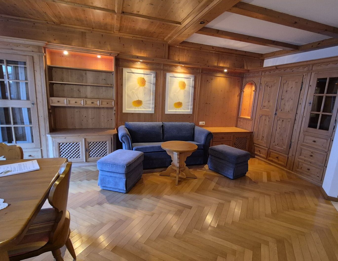 VOLLMÖBLIERTE WOHNUNG MIT BALKON AAP TG BOX