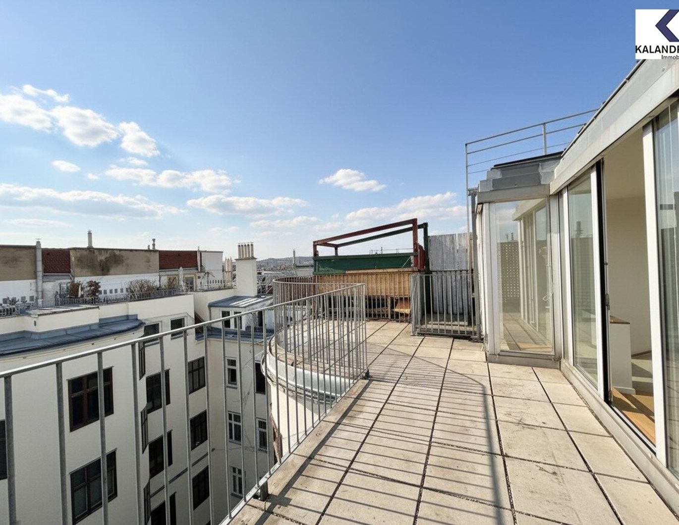 360 TOUR // DACHGESCHOß TERRASSEN-WOHNUNG