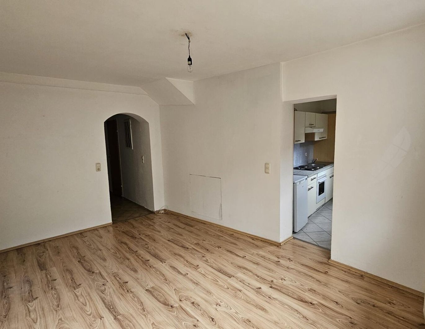 2-Zimmerwohnung mit Kücheneinrichtung
