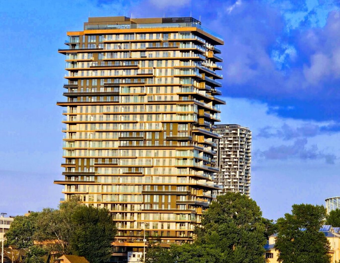 Miete: Hochhaus Grünblick Erstbezug | U2 | XL-Terrasse | Pool | Klima