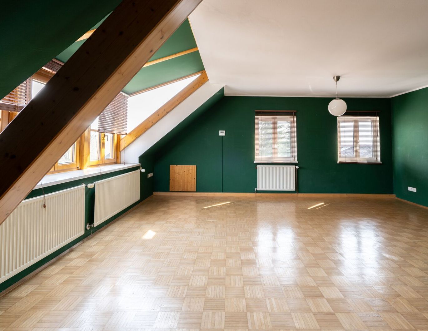 ZU MIETEN: Feine 4-Zimmer Wohnung im Herzen von Neuhofen an der Krems