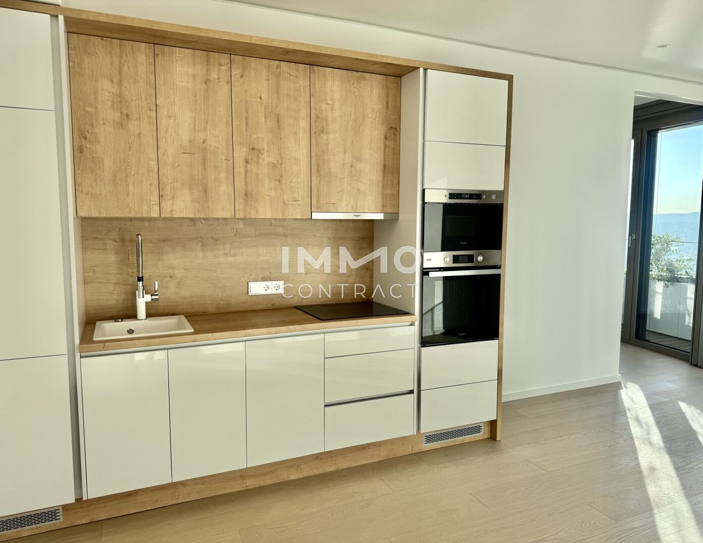 44. Etage: Wellness, Gym, Pool und den schönsten Ausblick mit Sonnenuntergang auf Kahlenberg