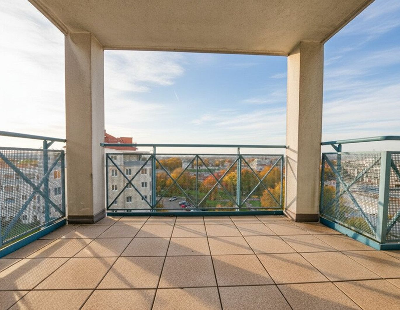 Mini-Penthouse-Appartement mit schöner Terrasse, Parkplatz und Fernblick - in Wr. Neudorf mit guter Infrastruktur