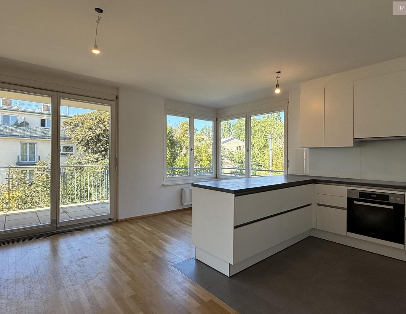 Top moderne, klimatisierte 4 Zimmer Neubauwohnung mit 2 Bädern und 16m² Balkonfläche!!!