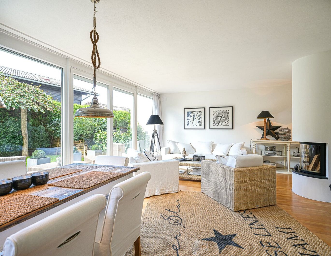 SISTRANS - Stilvolles Reihenhaus mit modernem Flair in begehrter Wohnlage zu verkaufen