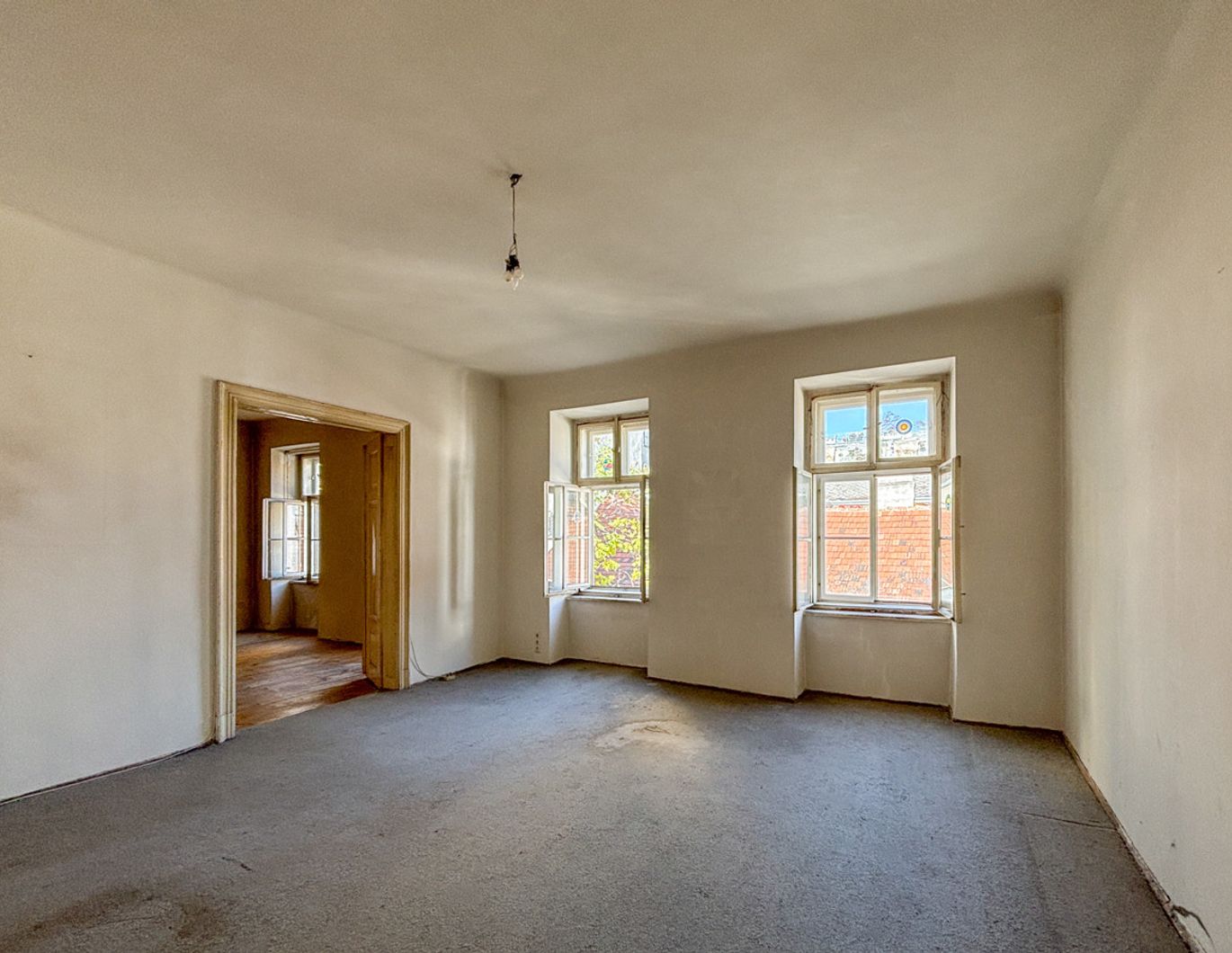 Zentrale Altbauwohnung in Biedermeierhaus nahe Rathaus und Parlament