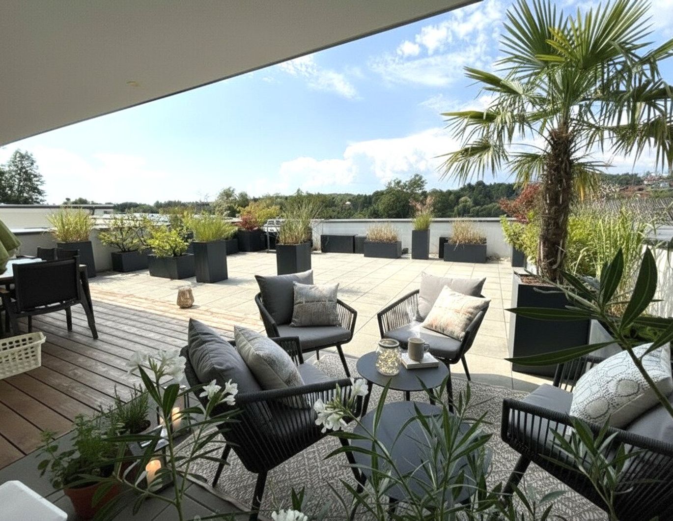 Premstätten - Exklusives, Penthouse mit traumhafter uneinsichtiger 92 m² Terrasse und zwei überdachten Stellplätzen!