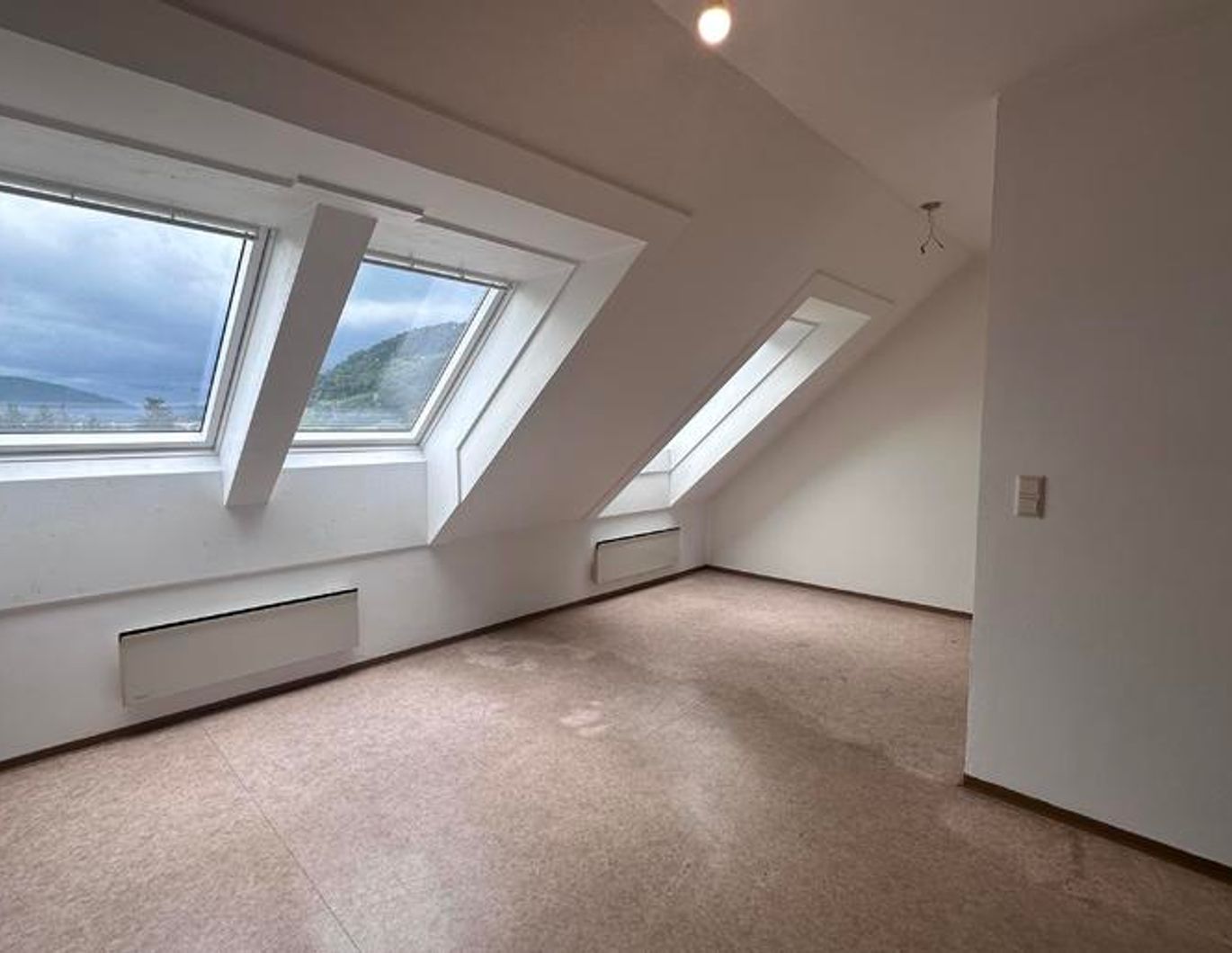 2 Zimmer Wohnung mit Kamin in der Steinklamm