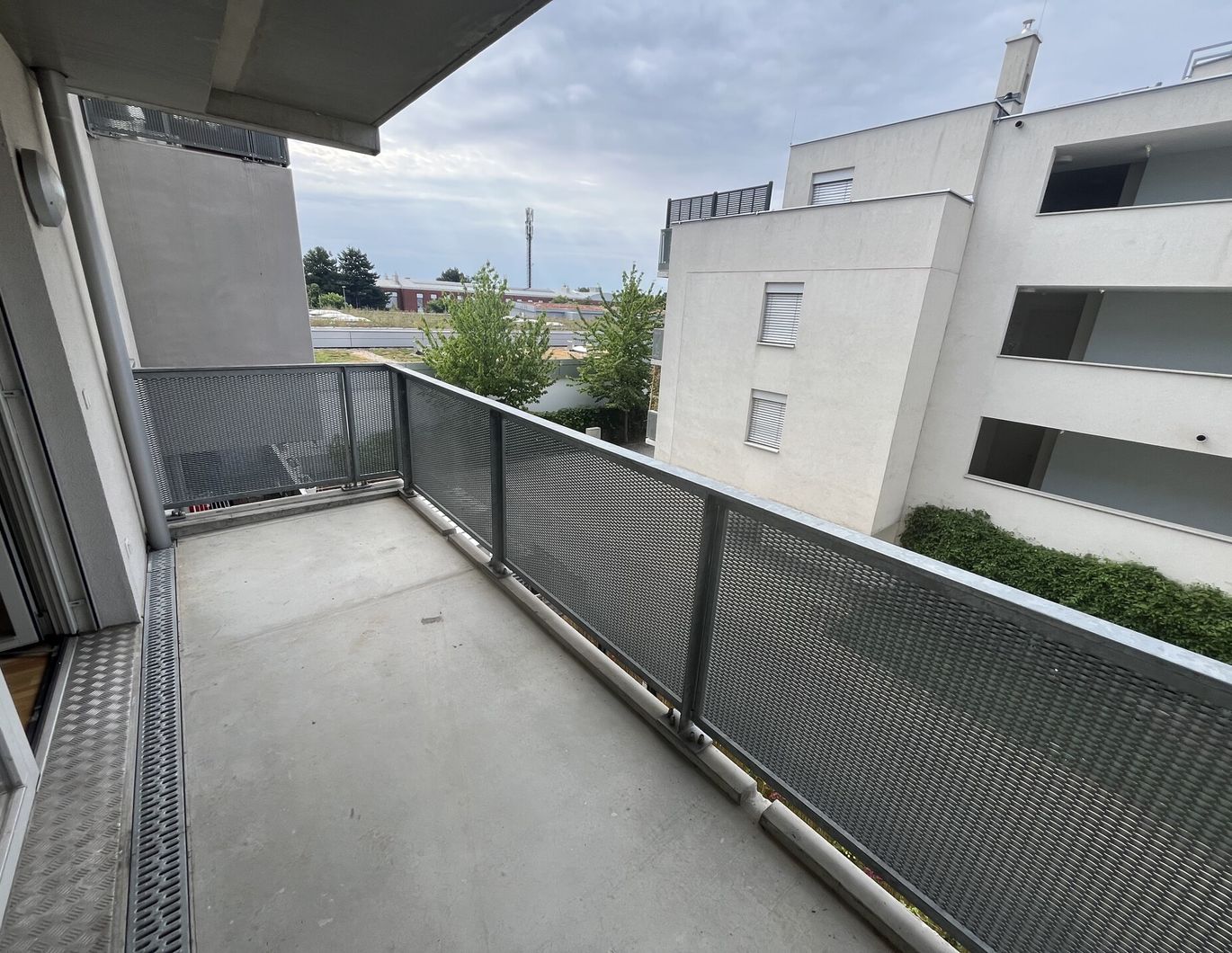 NEUE KÜCHE: 2 Zimmer Wohnung mit Balkon in 1210 Wien