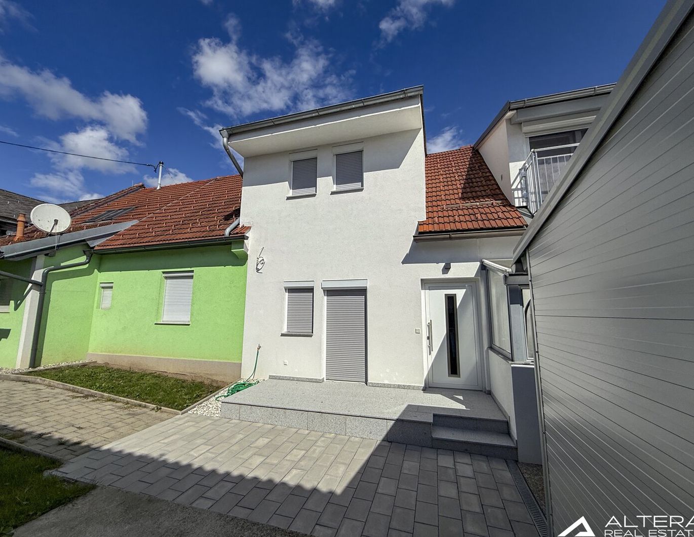 Frisch saniertes Reihenhaus mit Balkon und eigenem Gartenanteil in Pölfing-Brunn!!