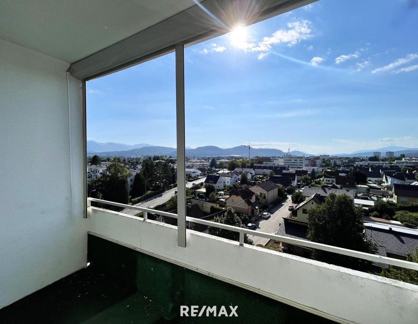 Renovierungsbedürftige Wohnung mit herrlichem Ausblick in Waidmannsdorf