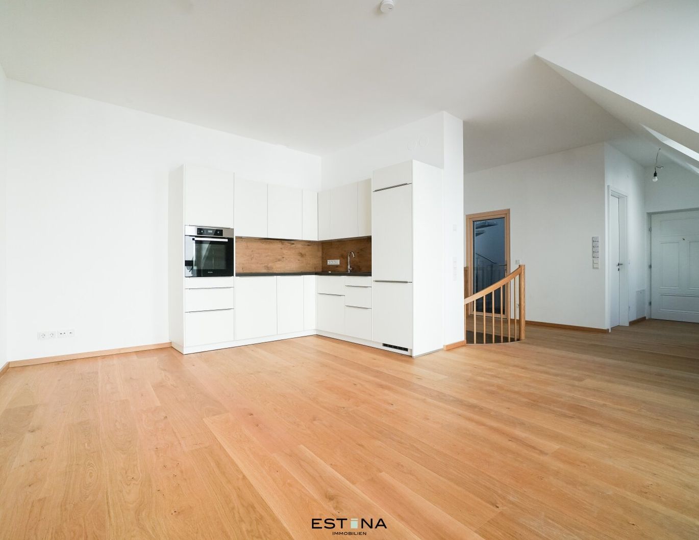Lichtdurchflutete Dachgeschoss-Maisonette mit großzügiger Dachterrasse - Nahe U4 Pilgramgasse