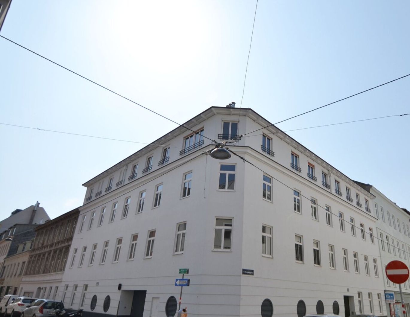 Vermietete 88m² DG-Maisonette mit Terrasse im renovierten Stilaltbau - 1170 Wien