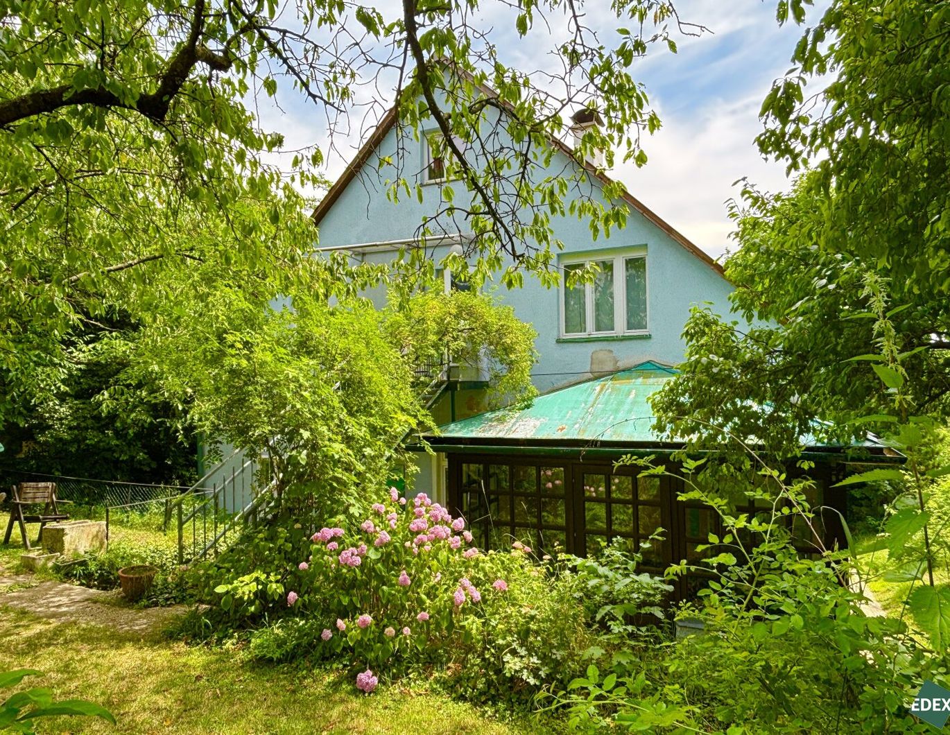 Rarität am Heuberg: Idyllisches Haus mit zwei Wohneinheiten in exklusiver Grünlage