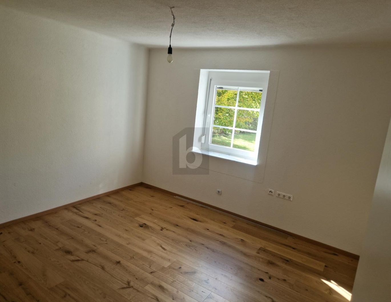 LICHTDURCHFLUTET MIT GARTEN