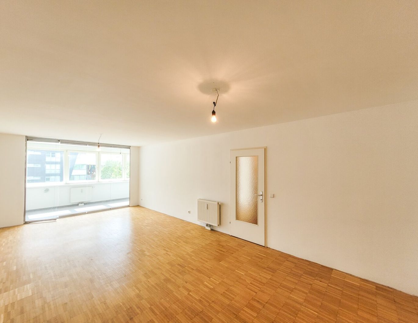 PROVISIONSFREI VOM EIGENTÜMER! MONTE LAA! GUT AUFGETEILTE 2-ZIMMER WOHNUNG MIT VERANDA!