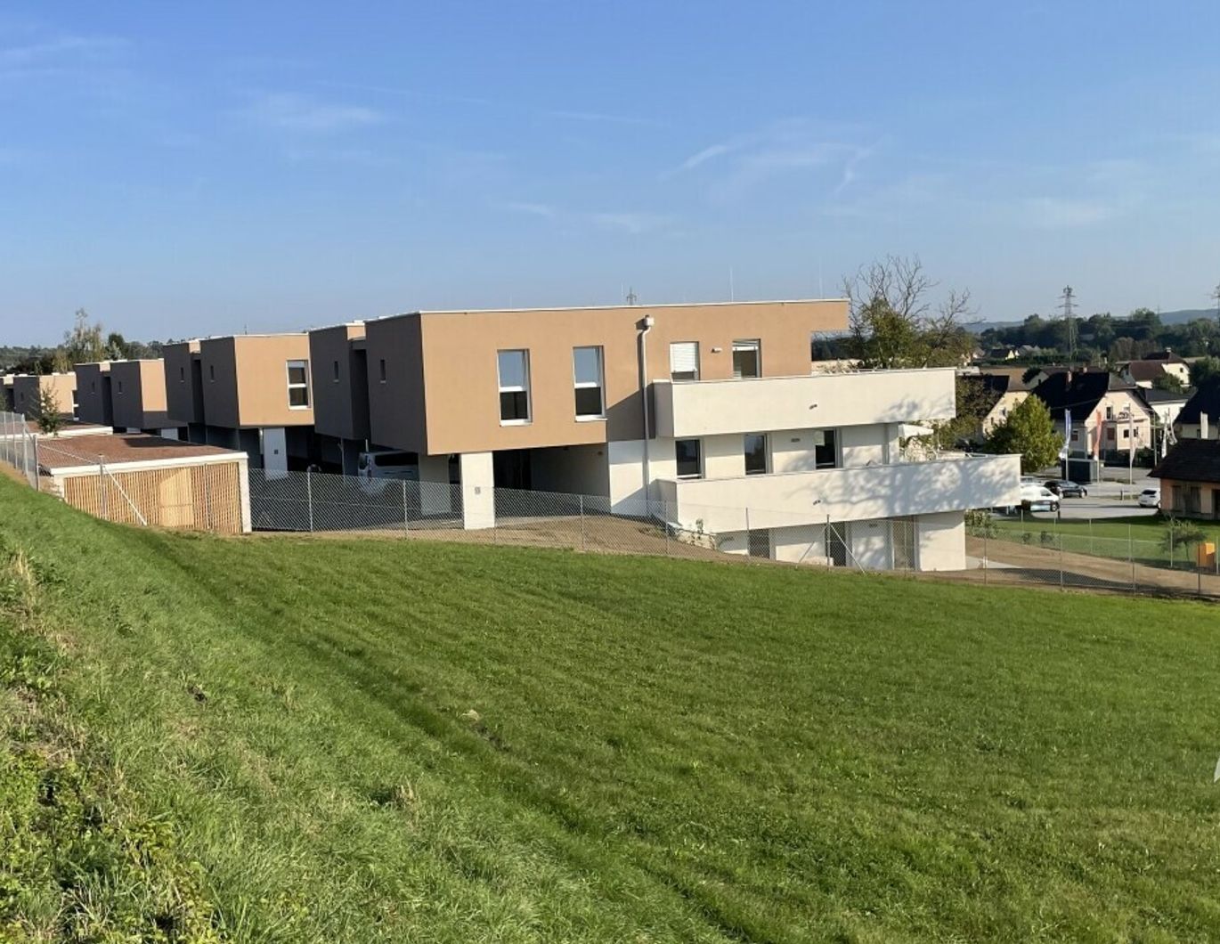 Erdgeschoßwohnung mit riesigem Garten - Bezug bis 05/2027 möglich!