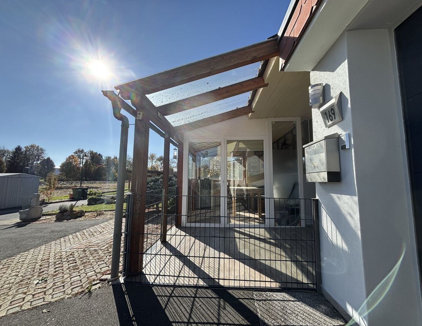 Schmuckes 4 Zimmer Reihenhaus mit Garage, Sommergarten und Loggia