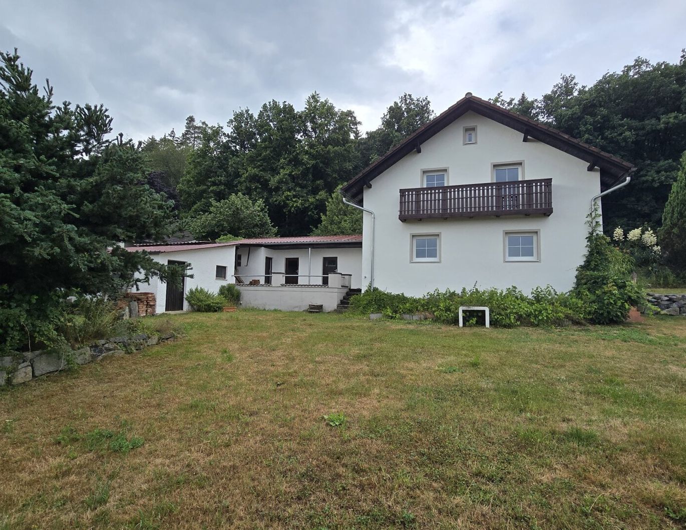 Einfamilienhaus in Waldrandlage / großes Grundstück - Ihr neues Zuhause !