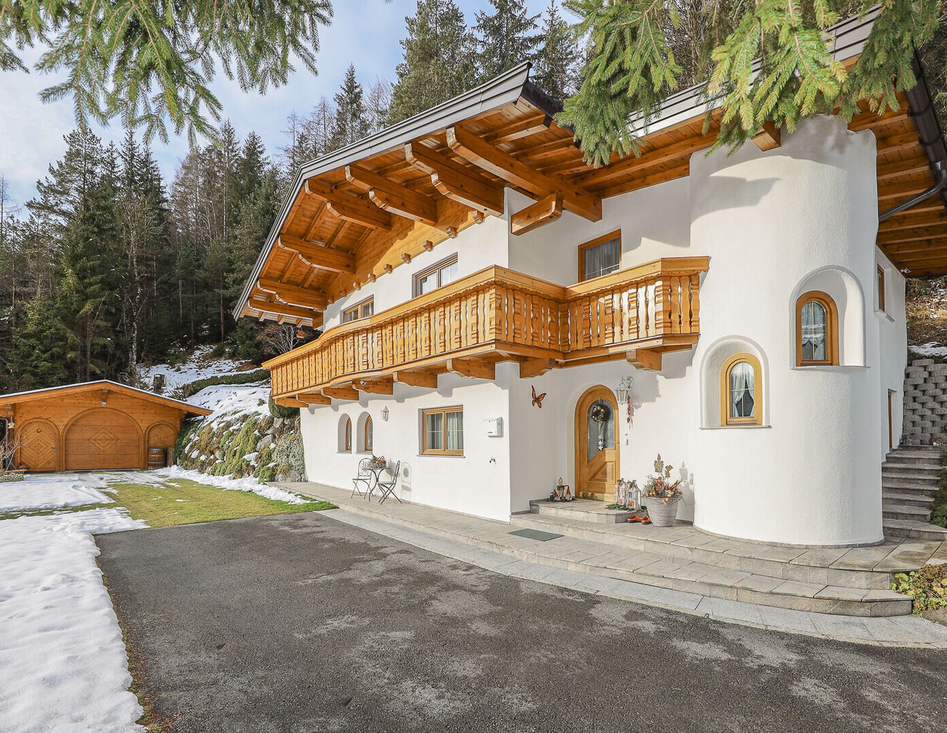 Anwesen in einzigartiger Toplage mit unverbautem Panoramablick