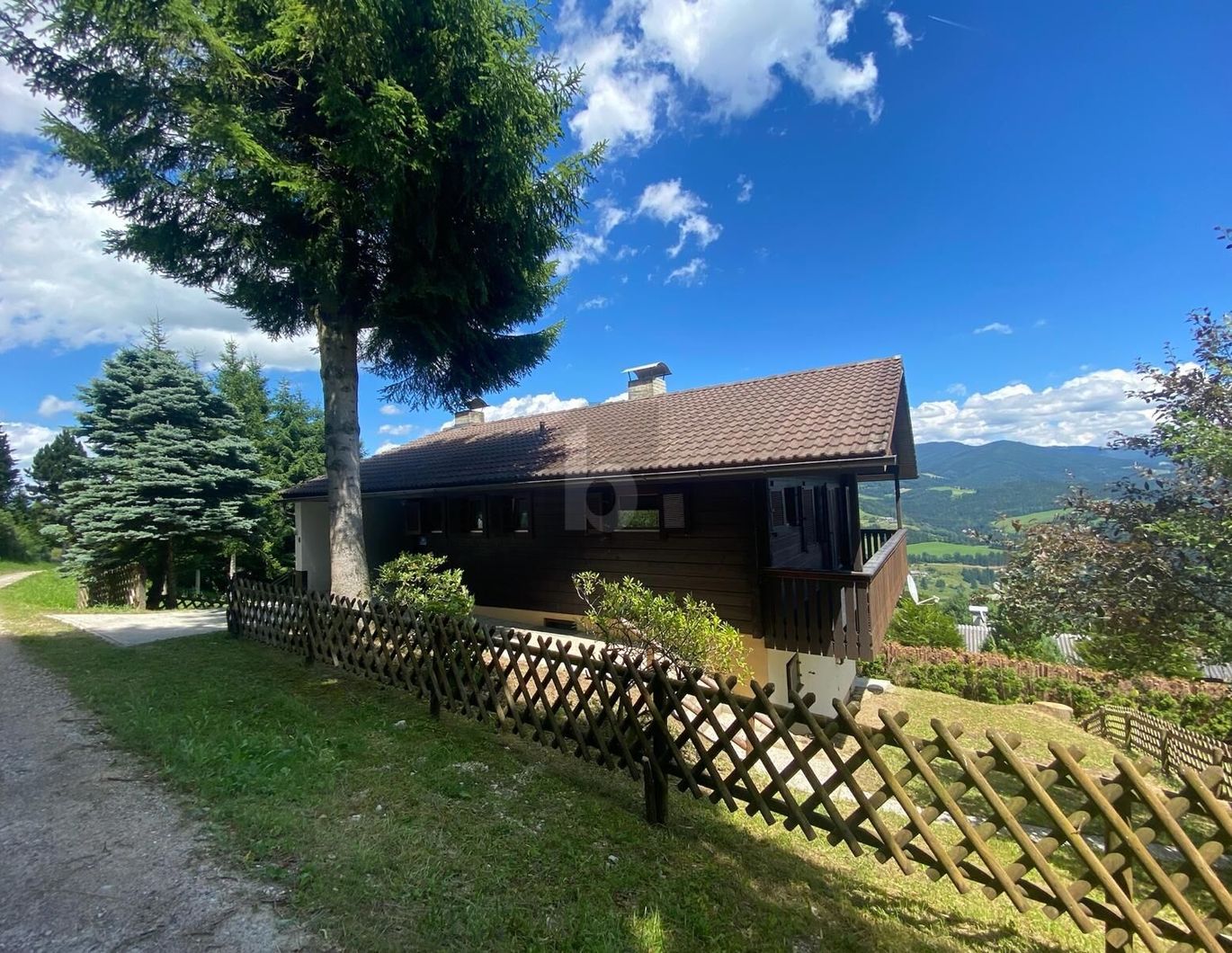 SANIERTER WOHNHIT MIT FERNSICHT