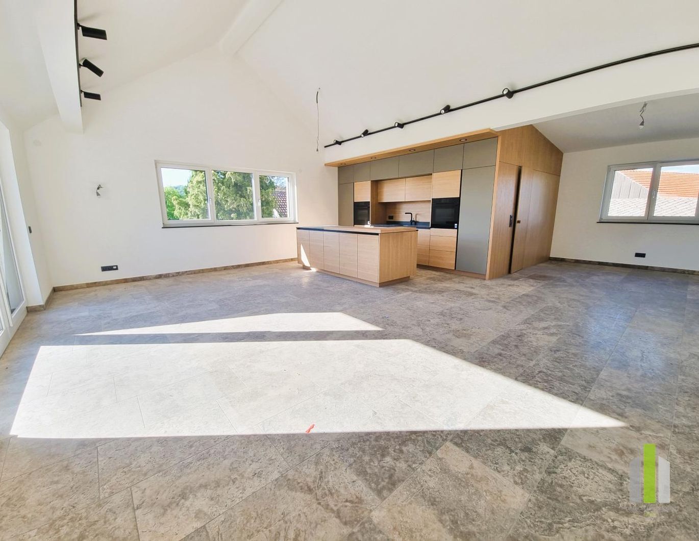 Moderne Luxus-Wohnung im Neubau mit Süd-Westterrasse und Ausblick