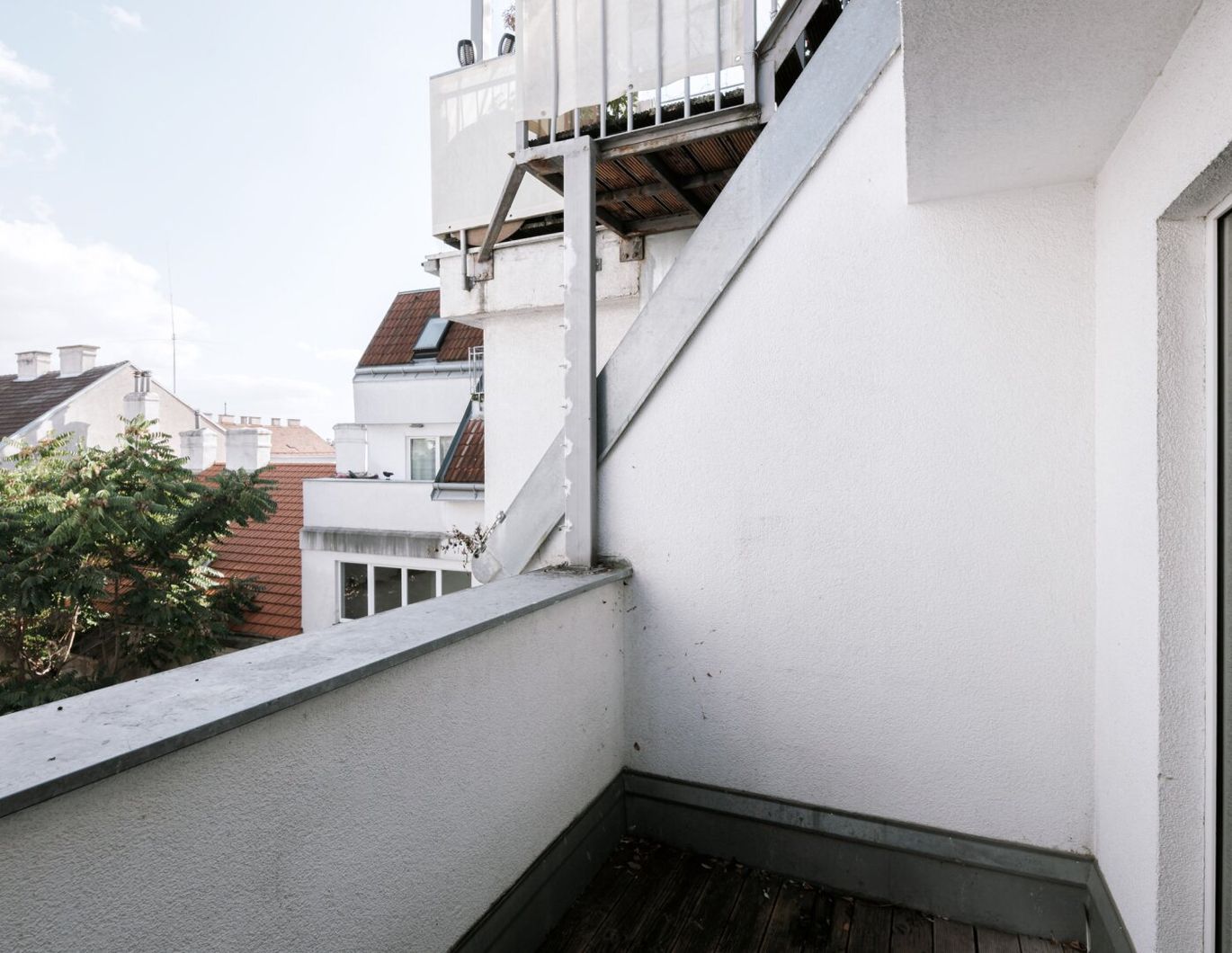 Ruhige 3-Zimmer-Dachgeschoßwohnung mit TERRASSE - PROVISIONSFREI