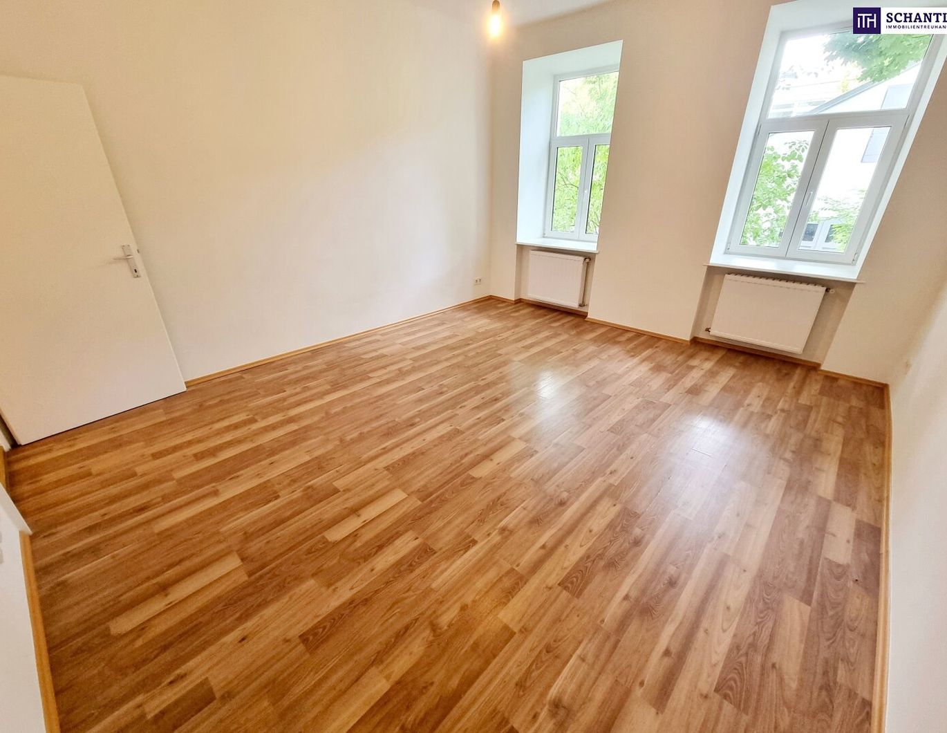 Kleinformat mit Wow-Effekt - Blick ins Grüne, U-Bahn ums Eck! Entzückende Kleinwohnung im ruhigen Hoftrakt! 2 toll aufgeteilte Zimmer + Angenehme Ruhelage in 1030 Wien + Schönes Altbauhaus!