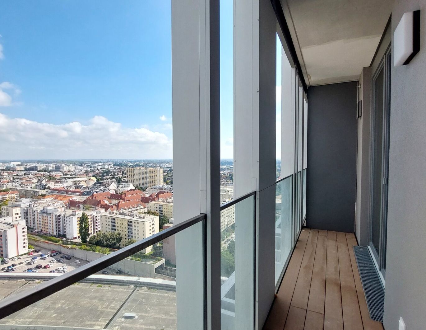 Erstbezug - TOWER HOMES mit Rooftop Pool & Sauna bei U1 Kagran
