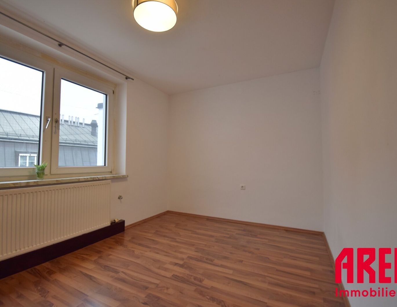 CHARMANTE DACHGESCHOSSWOHNUNG IN DER LINZER INNENSTADT - WG GEEIGNET