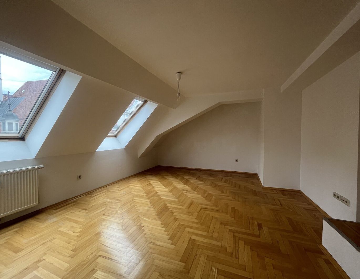 Provisionsfrei! Sonnendurchflutete 2-Zimmer-Wohnung in beliebter und hipper Lage mit Schlossberg Blick