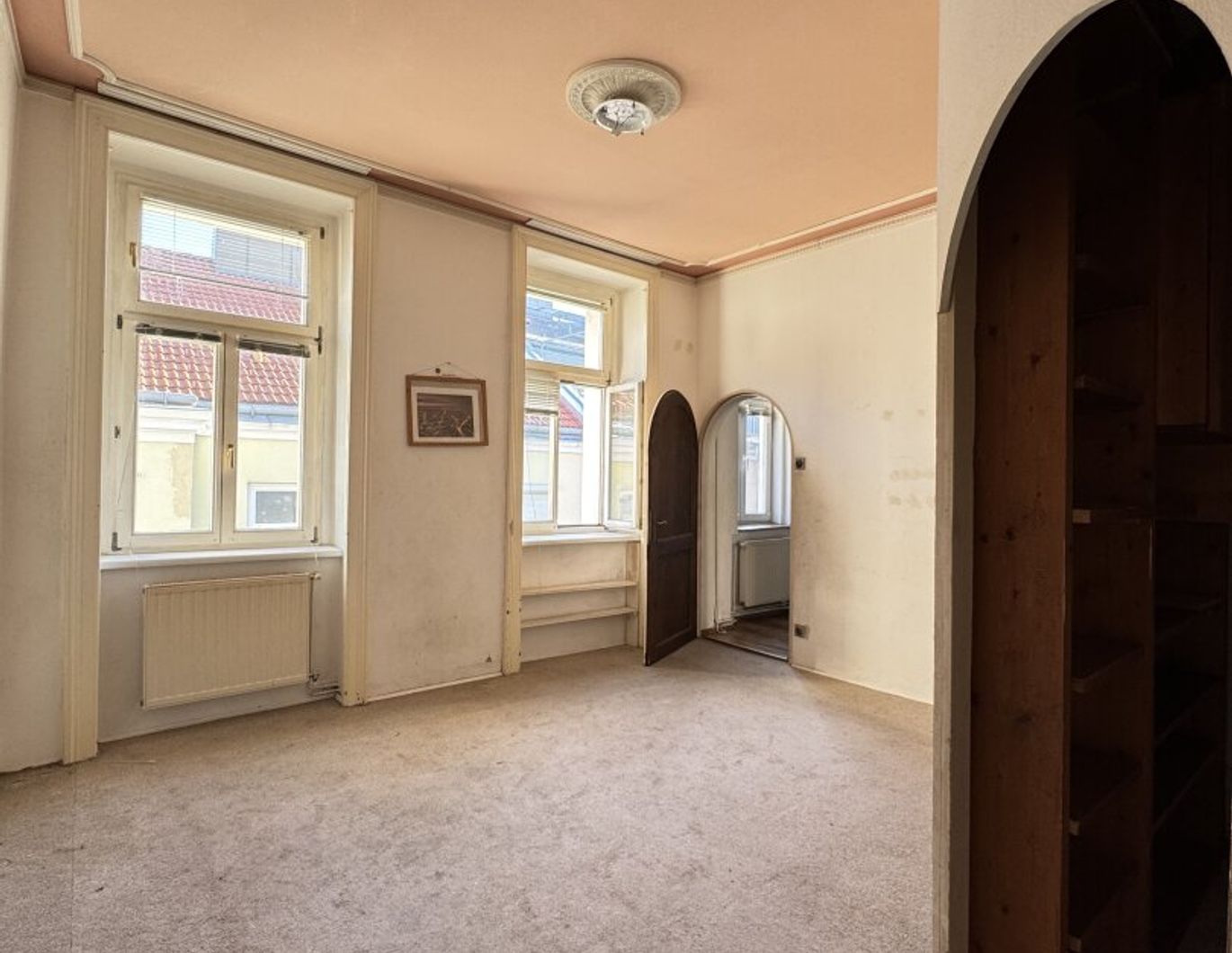 Altbau-Juwel mit Entwicklungspotenzial nahe Augarten - 78 m² in absoluter Ruhelage