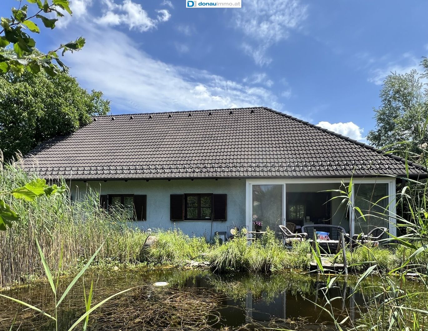 1220 Wien - Großzügiger Bungalow mit Wintergarten und zwei Wohneinheiten auf Grundstück mit 1.486 m² und 2 Wohnhäusern