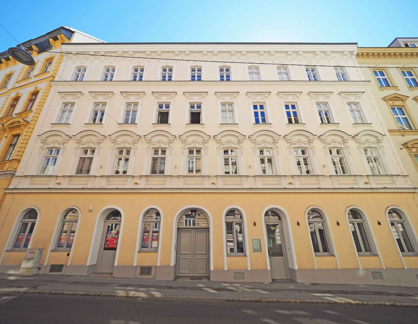 GYMNASIUMSTRASSE | 1-Zimmer-Garconniere | barrierefreier Zugang u. Lift | Nähe Kutschkermarkt, Aumannplatz und Schubertpark