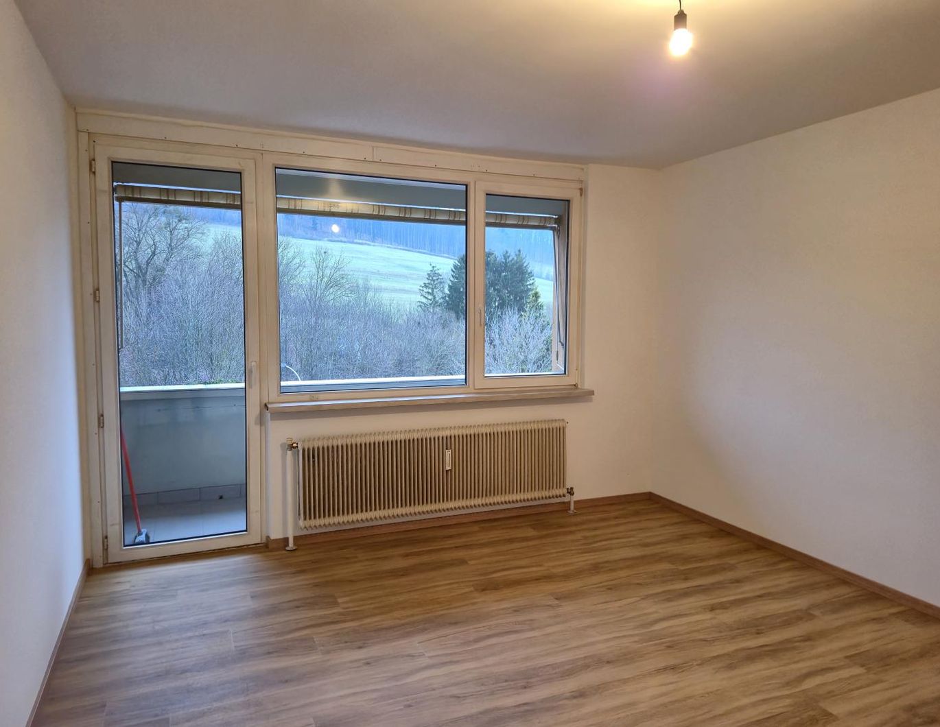 PRAKTISCHE 3-ZIMMER MIETWOHNUNG IN ALTLENGBACH MIT LOGGIA UND PARKPLATZ