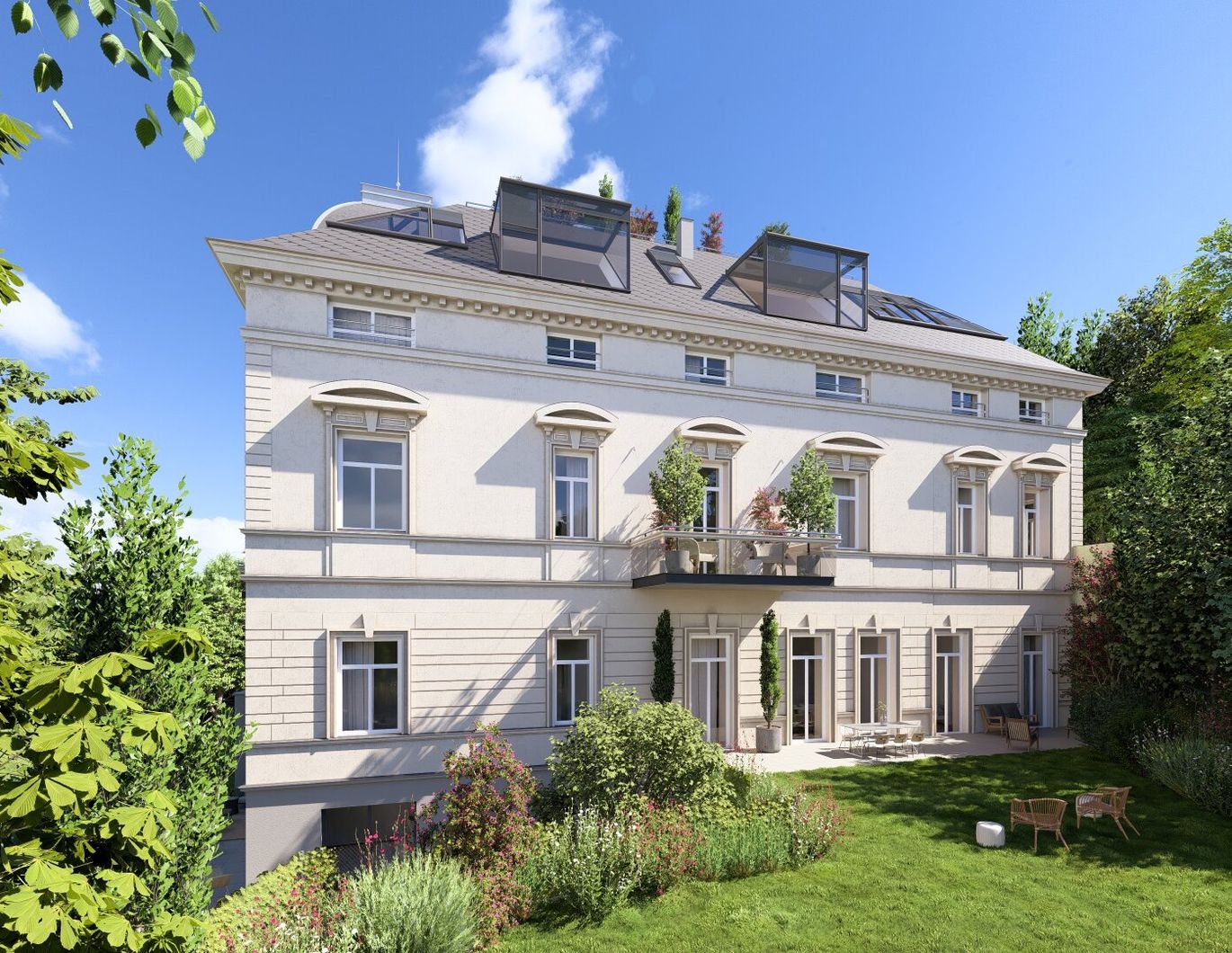 Großzügiger Wohn-Essbereich mit beeindruckender Raumhöhe von 4,4 m in der Villa Seutter | Sanierungsobjekt mit Balkonoption (ca. 11,96m²)