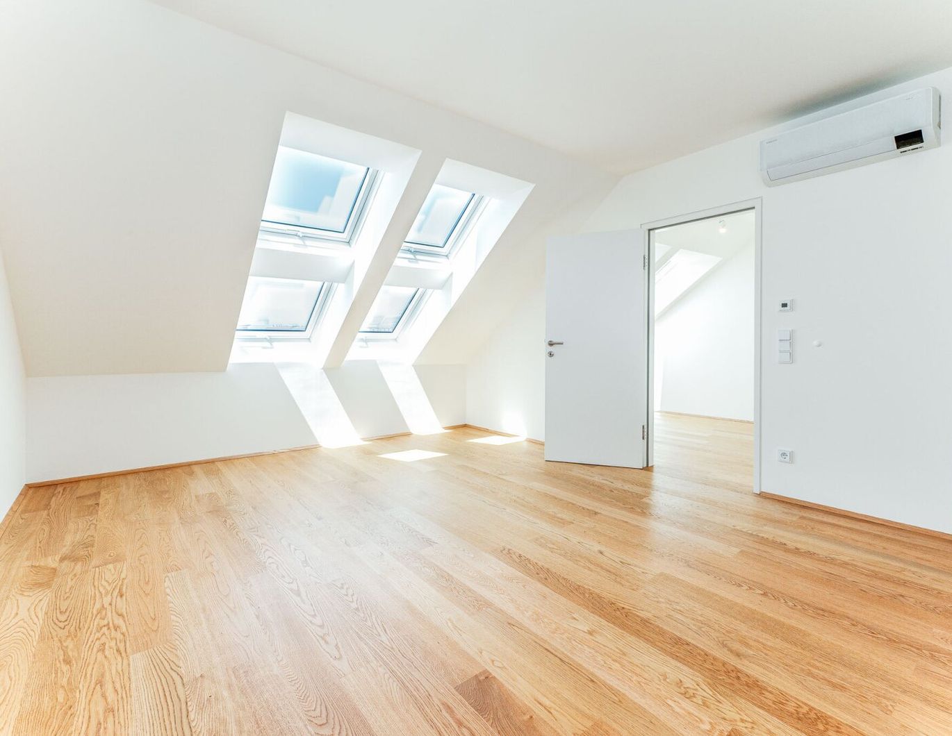 3-Zimmer-Maisonette mit Dachterrasse nahe Rochusmarkt zu vermieten!